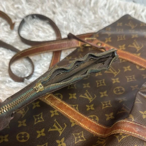 Pre-Loved Authentic. LV Luxury Brown Monogram Tote Bag - Picture 15 of 16